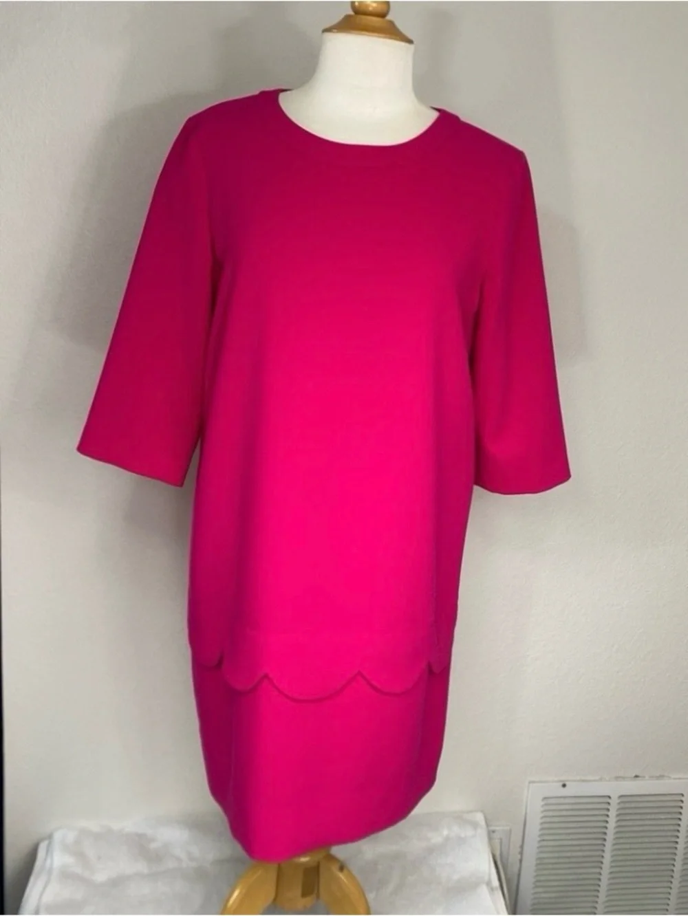 Kate Spade Women's Pink Scallop Shift Dress Size 8 Classic Preppy Corporatecore